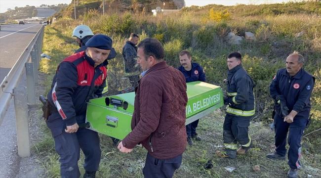 Antalya'da trafik kazasında depremzede 3 kişi öldü, 1 kişi yaralandı