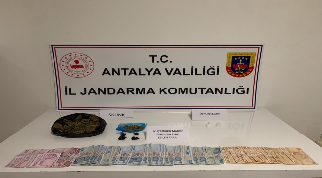 Antalya'da uyuşturucu operasyonunda 3 şüpheli yakalandı