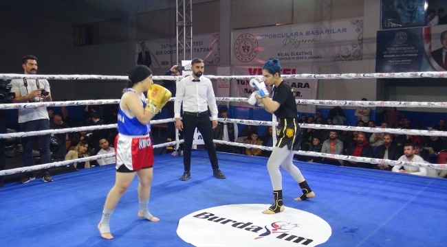 Bitlis'te depremzedeler yararına "Tek Yürek Muaythai Gecesi" düzenlendi