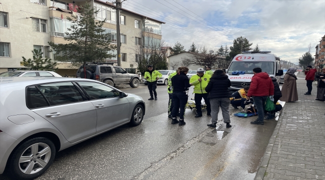 Bolu'da otomobilin çarptığı öğrenci yaralandı