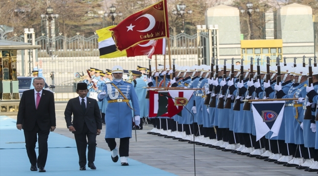 Cumhurbaşkanı Erdoğan, Brunei Darusselam Sultanı Waddaulah'ı resmi törenle karşıladı