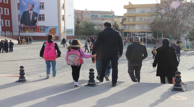 Depremden etkilenen Şanlıurfa'da eğitim öğretim yeniden başladı