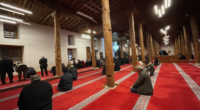 Dünya mirası Sivrihisar Ulu Cami'de ilk teravih namazı kılındı