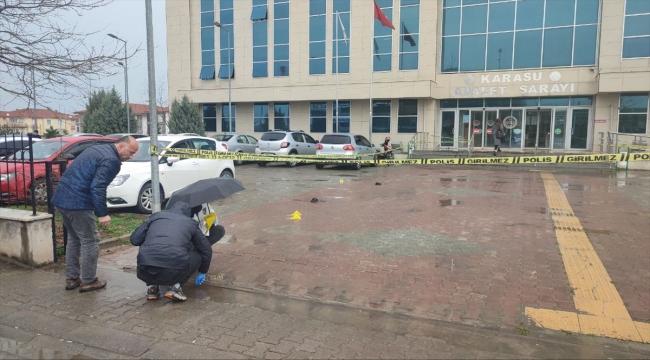 DÜZELTME - "Sakarya'da boşanmak isteyen eşini silahla vuran zanlı gözaltına alındı" haberimizin başlığı ve ikinci paragrafında yer alan yaralanan kişiyle ilgili bilgi düzeltmiştir.