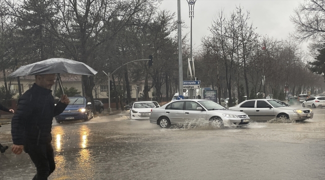 Elazığ'da sağanak etkili oldu