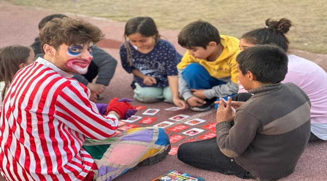 Erzurum Büyükşehir Belediyesi Şehir Tiyatrosu Adıyaman'da çocukların yüzünü güldürüyor