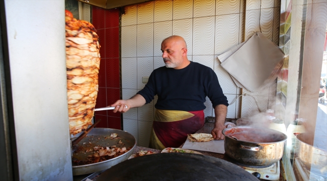 İslahiye'de esnaf depremin ardından tek tek iş yerini açıyor