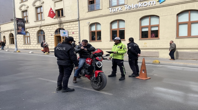 İstanbul'da "Türkiye Güven Huzur" uygulaması yapıldı