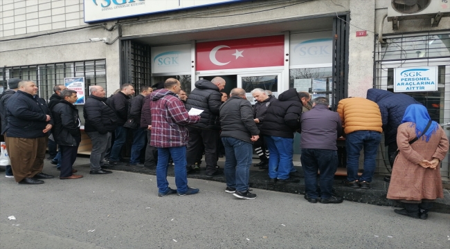 İstanbul'daki SGK binalarında EYT yoğunluğu 