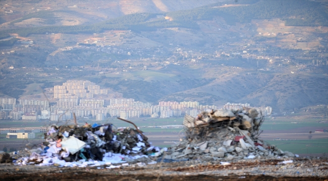 Kahramanmaraş'ta enkaz kaldırma çalışmaları sürüyor