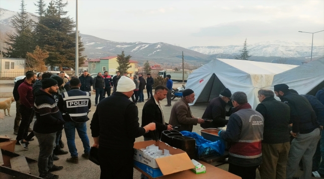 Keçiören Belediyesi'nin Kahramanmaraş'taki aşevinde 3 öğün yemek dağıtılıyor