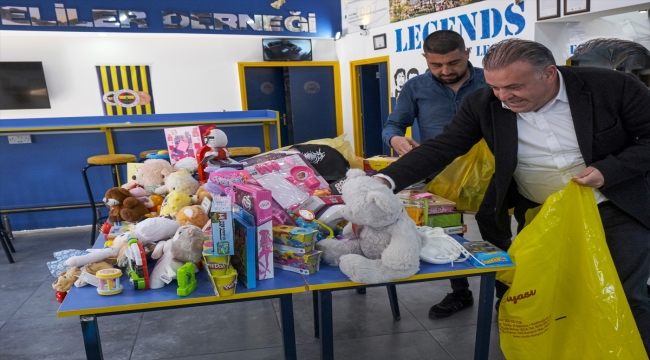 KKTC'deki Fenerbahçeli taraftarlardan depremzede çocuklara oyuncak desteği