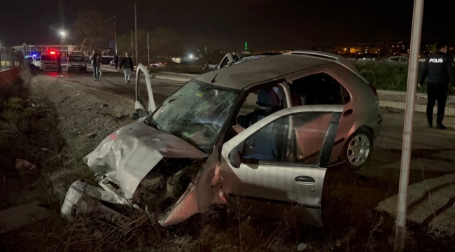 Kocaeli'de iki otomobilin çarpıştığı kazada 5 kişi yaralandı