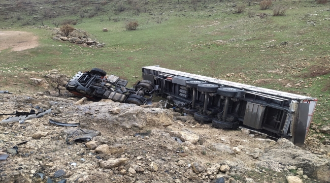 Mardin'de pikap ile tır çarpıştı, 1 kişi öldü, 7 kişi yaralandı