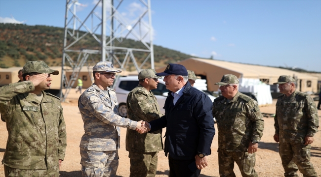 Milli Savunma Bakanı Akar, NATO'nun Türkiye'ye 4 bin kişilik çadır daha göndereceğini açıkladı