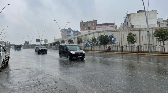 Şanlıurfa'da sağanak etkili oluyor