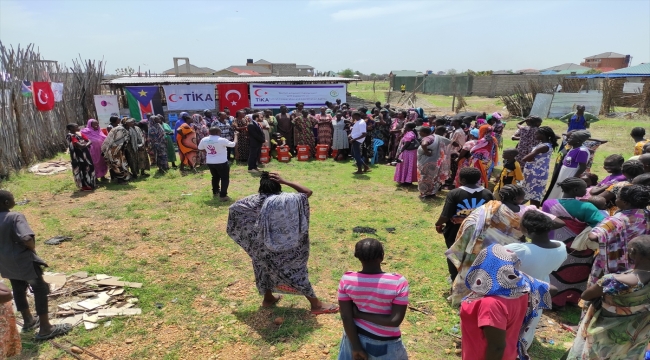 TİKA, Güney Sudanlı kadınlara çevre dostu pişirme sistemi temin etti