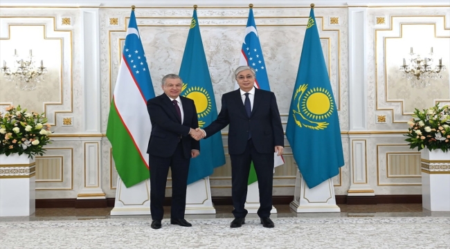 Tokayev ve Mirziyoyev arasında gayriresmi görüşme gerçekleştirildi