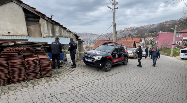 Zonguldak'ta evinde silahla vurulmuş halde bulunan kadın hastaneye kaldırıldı