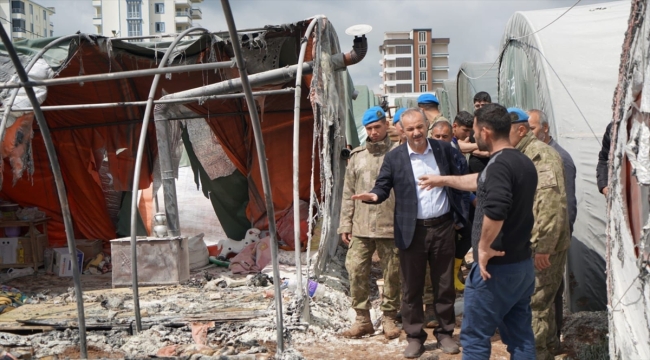 Adıyaman'da çadır kentteki yangında bir kişi dumandan etkilendi