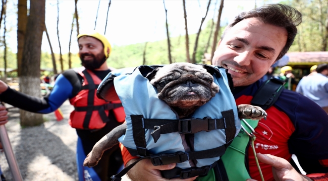 Adrenalin tutkunları bayram tatilinde Melen Çayı'nda rafting yaptı