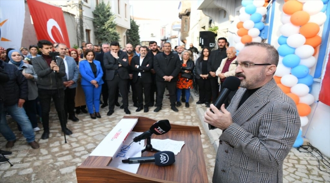 AK Parti'li Turan'dan Yunanistan Dışişleri Bakanı Dendias'a Bozcaada daveti: