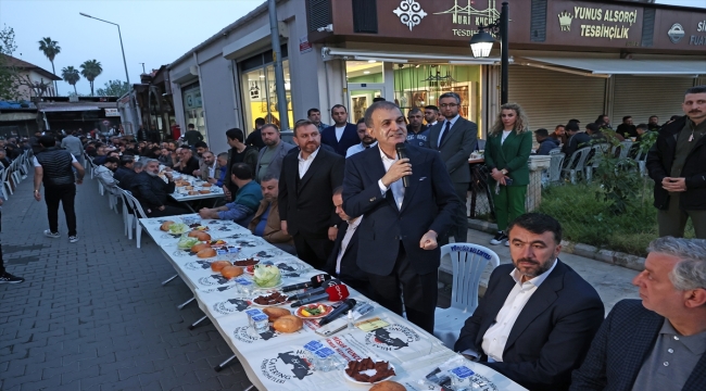 AK Parti Sözcüsü Ömer Çelik, Adana'da tespihçiler ile iftarda bir araya geldi