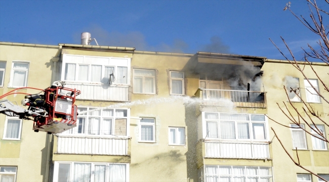 Aksaray'da bir evde çıkan yangın hasara neden oldu