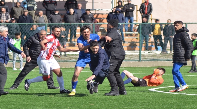 Ardahan'da amatör maçta kavga çıktı