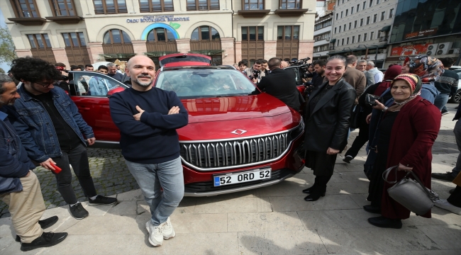 Bakan Özer, Türkiye'nin yerli otomobili Togg'u Ordulular ile buluşturdu