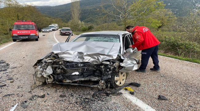 Balıkesir'de trafik kazasında 1 kişi öldü, 1 kişi yaralandı