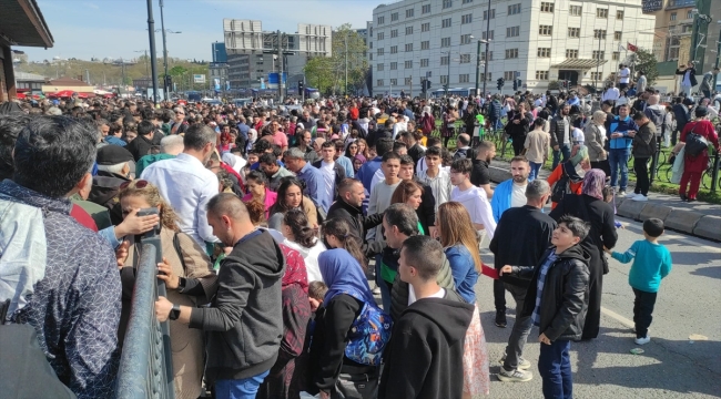 Bayramda dışarıya çıkan İstanbullular yoğunluk oluşturdu