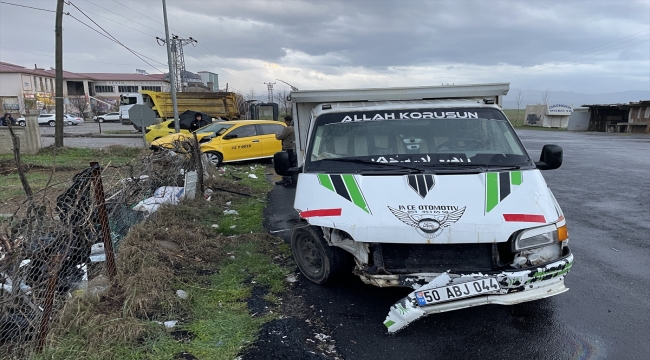 Bingöl'deki trafik kazasında 5 kişi yaralandı