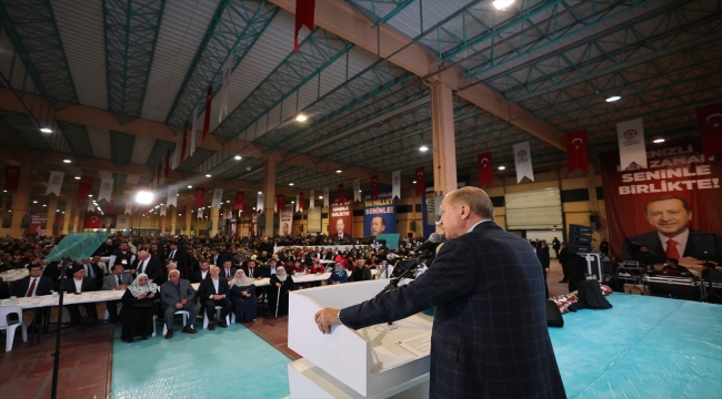 Cumhurbaşkanı Erdoğan Denizli'de vatandaşlarla iftarda bir araya geldi