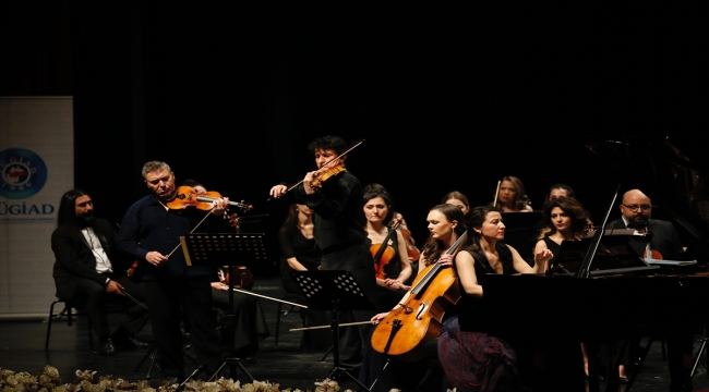 Grammy Ödüllü Maxim Vengerov, Eskişehir'de depremzedeler yararına konser verdi