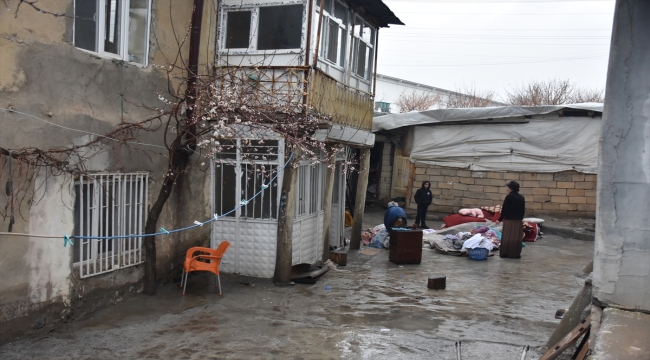 Hakkari'de sağanak nedeniyle bir evi su bastı 