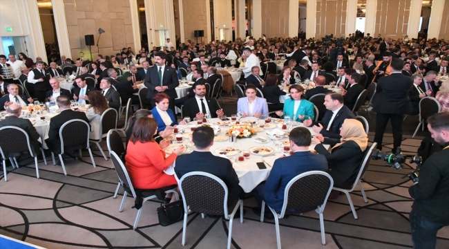 İYİ Parti Genel Başkanı Akşener, partisinin milletvekili adaylarıyla iftarda buluştu