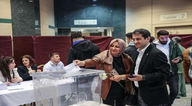 İYİ Parti'nin İstanbul'daki temayül yoklaması başladı