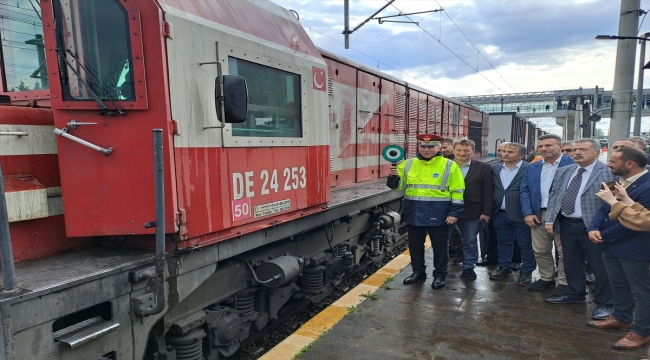 Kahramanmaraş'ta kurulacak "Kardeşlik Çarşısı" için Sakarya'dan 40 konteyner gönderildi