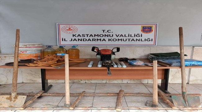 Kastamonu'da kaçak kazı yapan 5 kişi suçüstü yakalandı