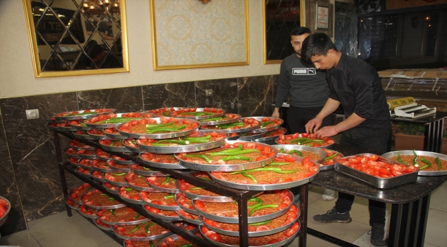 Kilis'te bin depremzedeye iftar verildi