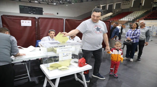 KKTC'de Türkiye'deki Cumhurbaşkanı ve Milletvekili Seçimleri için oy verme işlemi başladı