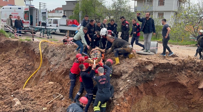 Kocaeli'de inşaat alanında göçük altında kalan işçi kurtarıldı