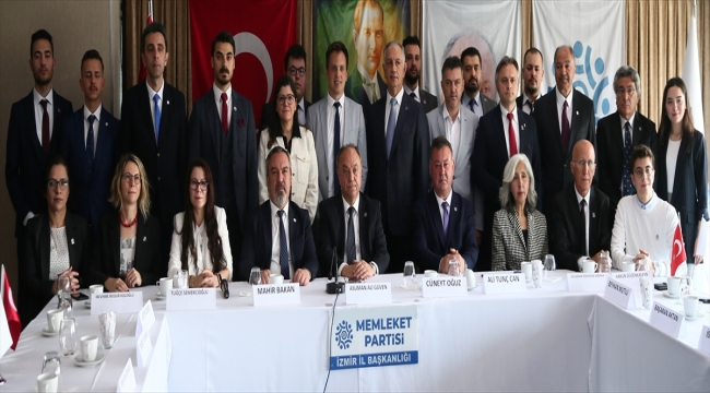 Memleket Partisi İzmir'de milletvekili adaylarını tanıttı 