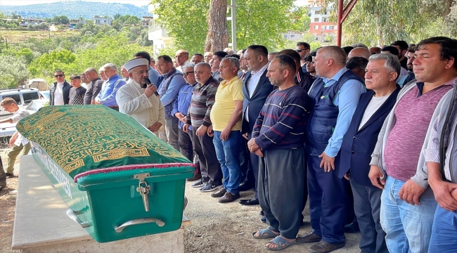 Mersin'de yangında hayatını kaybeden iki kardeşin cenazesi defnedildi