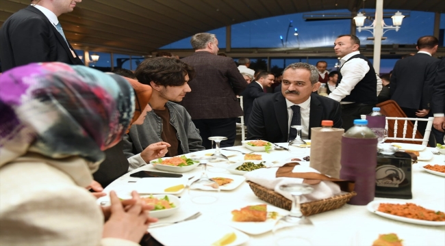 Milli Eğitim Bakanı Mahmut Özer, Ordu'da parti teşkilatıyla iftar yaptı