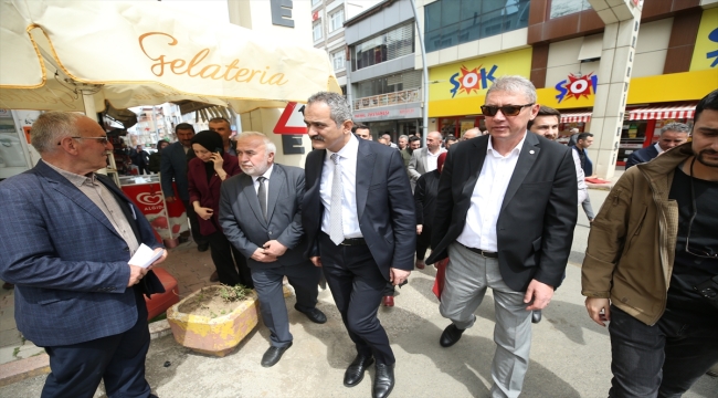 Milli Eğitim Bakanı Özer, Gürgentepe İlçe Başkanlığında konuştu