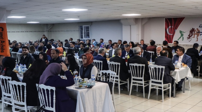 Milli Eğitim Bakanı Özer, Osmaniye'de depremzede öğretmenlerle iftarda buluştu