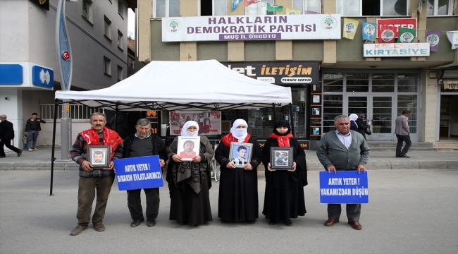 Muşlu aileler çocukları için HDP önündeki eylemlerini sürdürdü