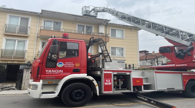 Sakarya'da yangına müdahale ederken alevlerin içine düşen itfaiye eri yaşamını yitirdi